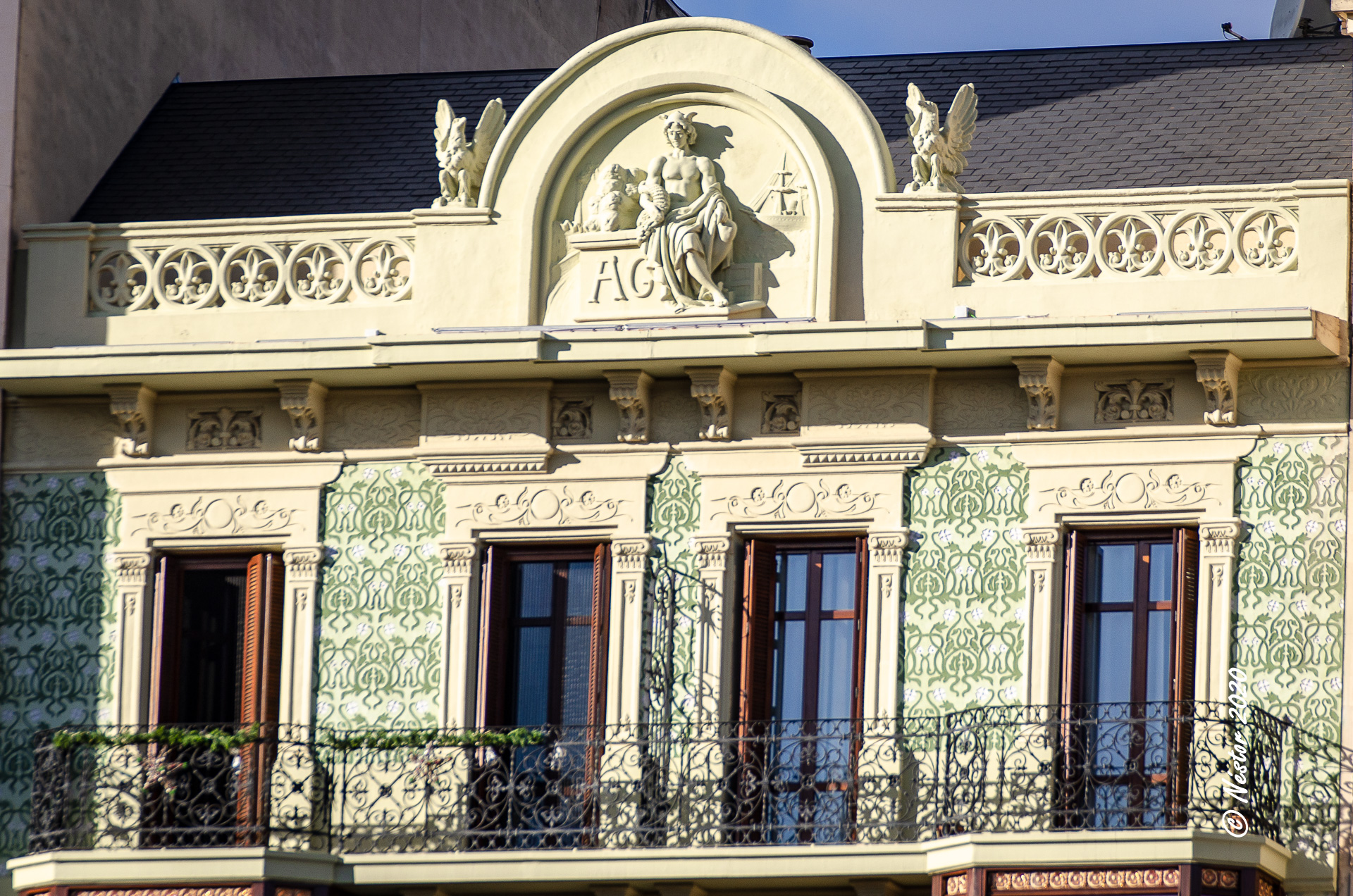La Lente de Néstor Logroño de cerca, en detalle