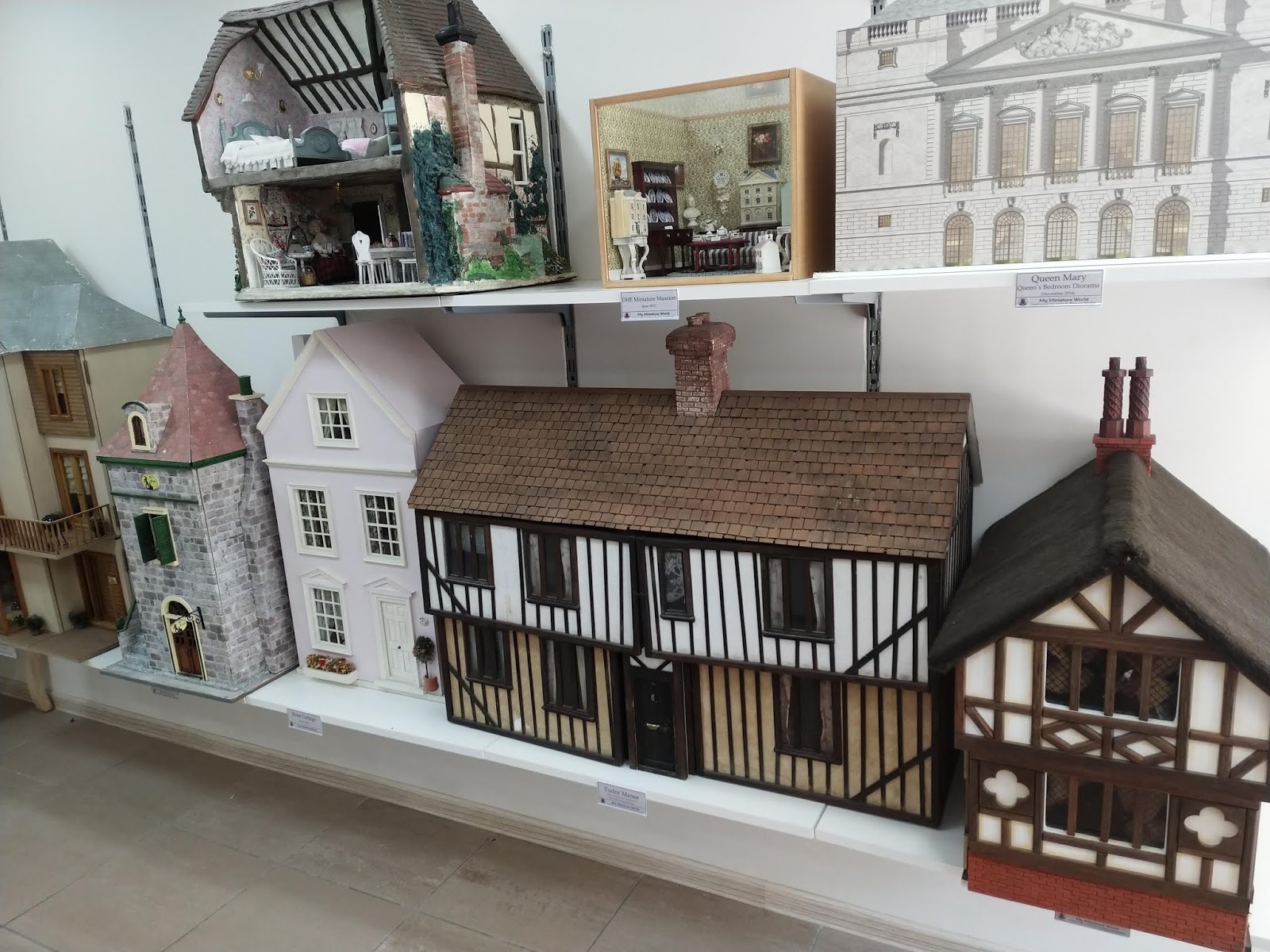 miniature world dolls house