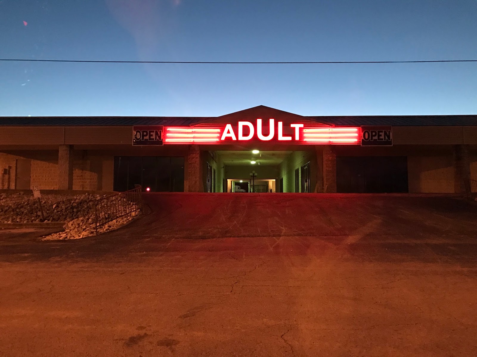 Dr. Emilio Lizardo's Journal of Adult Theaters Flash Report! Anaconda Hits DC Video (AKA Horse