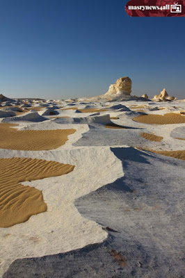 بالفيديو ... الصحراء البيضاء بمصر - أرض السحر و الخيال  حيث الجليد الدافئ