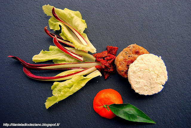 hamburger di carni bianche con quartirolo lombardo e verdure