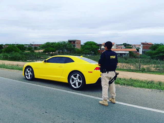 PRF apreende veículo de luxo com R$ 30 mil em dívida, em Nova Fátima