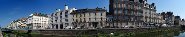 Le quai Chateaubriand sur la Vilaine à Rennes et le nouvel immeuble « Le Persan » - 16 Juin 2021