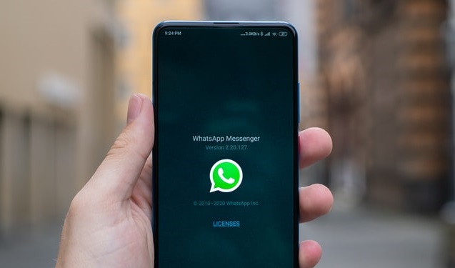 WhatsApp is working to introduce a feature to mute WhatsApp users before sharing videos in the future