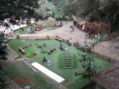 Taman di Maribaya Natural Hotspring Resort-Lembang