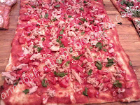 Pizza cu ton si rosii