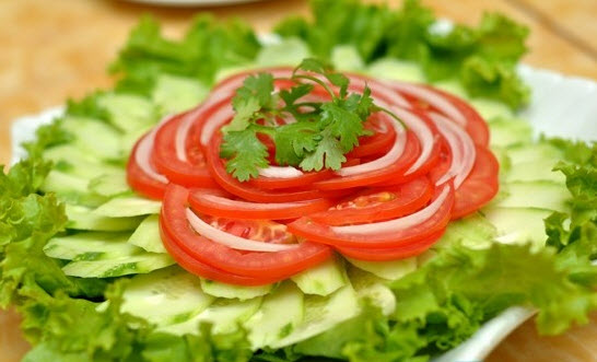 Giảm cân hiệu quả bằng cà chua trong 2 tuần Salad-ca-chua