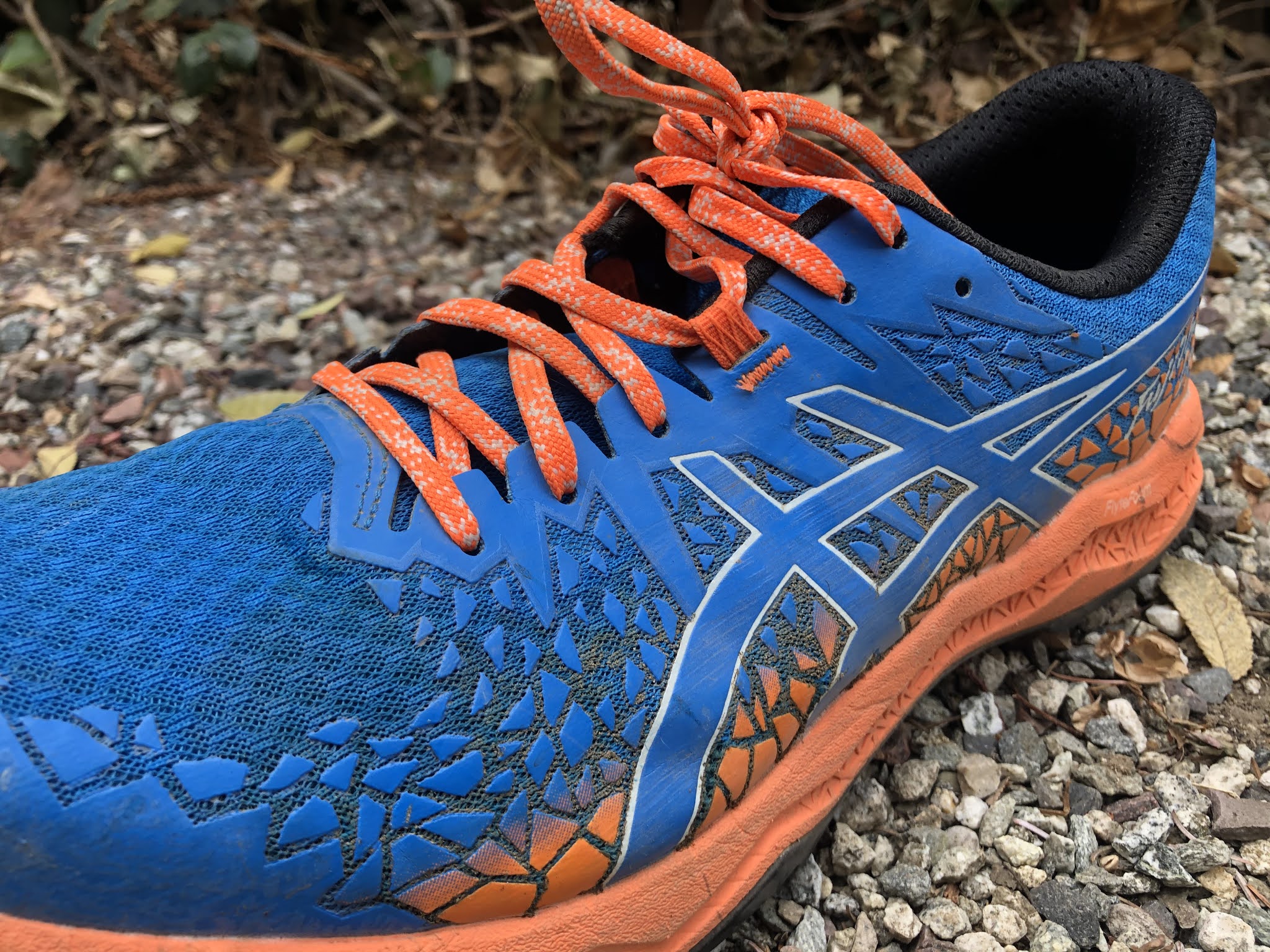 asics fujitrabuco lyte weight