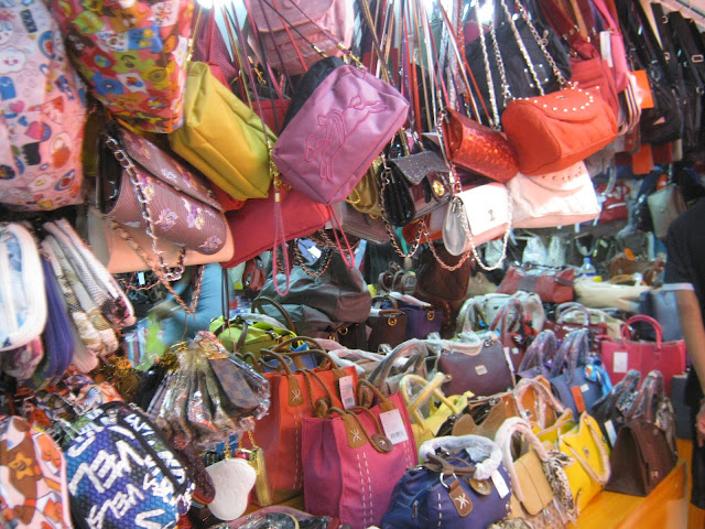 The Divisoria Malls - Defining Shopping in the Philippines