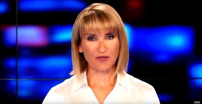 Η Μάρα Ζαχαρέα με το   μπικίνι της ποζάρει με την Σταματίνα Τσιμτσιλή, στην Πάρο  