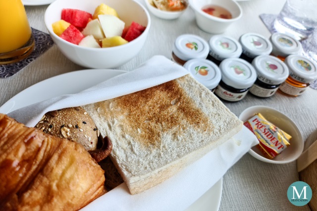 in-room breakfast at Shangri-La at the Fort, Manila