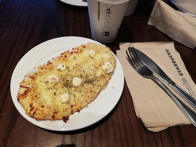 starbucks-caramel-macchiato-four-cheese-flat-bread-bethgstories