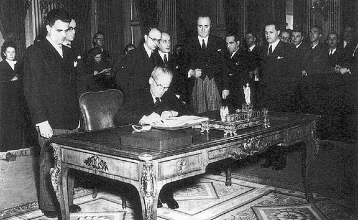 Первый в мире мирный договор. Парижская Мирная конференция 1946. 1947 Paris Antlaşmasi. Парижский Мирный договор 1947. Парижский мир Вьетнам.