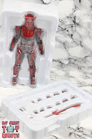 S.H. Figuarts Shinkocchou Seihou Momotaros Imagin Box 05