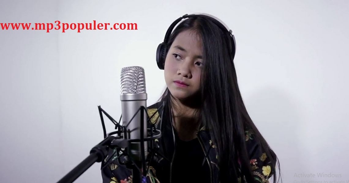 Download Koleksi Lagu (Cover) Hanin Dhiya Mp3 Terbaru dan