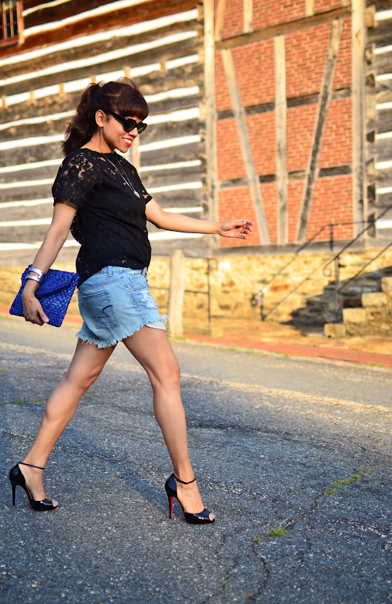 Outfit with cutoff denim shorts and heels