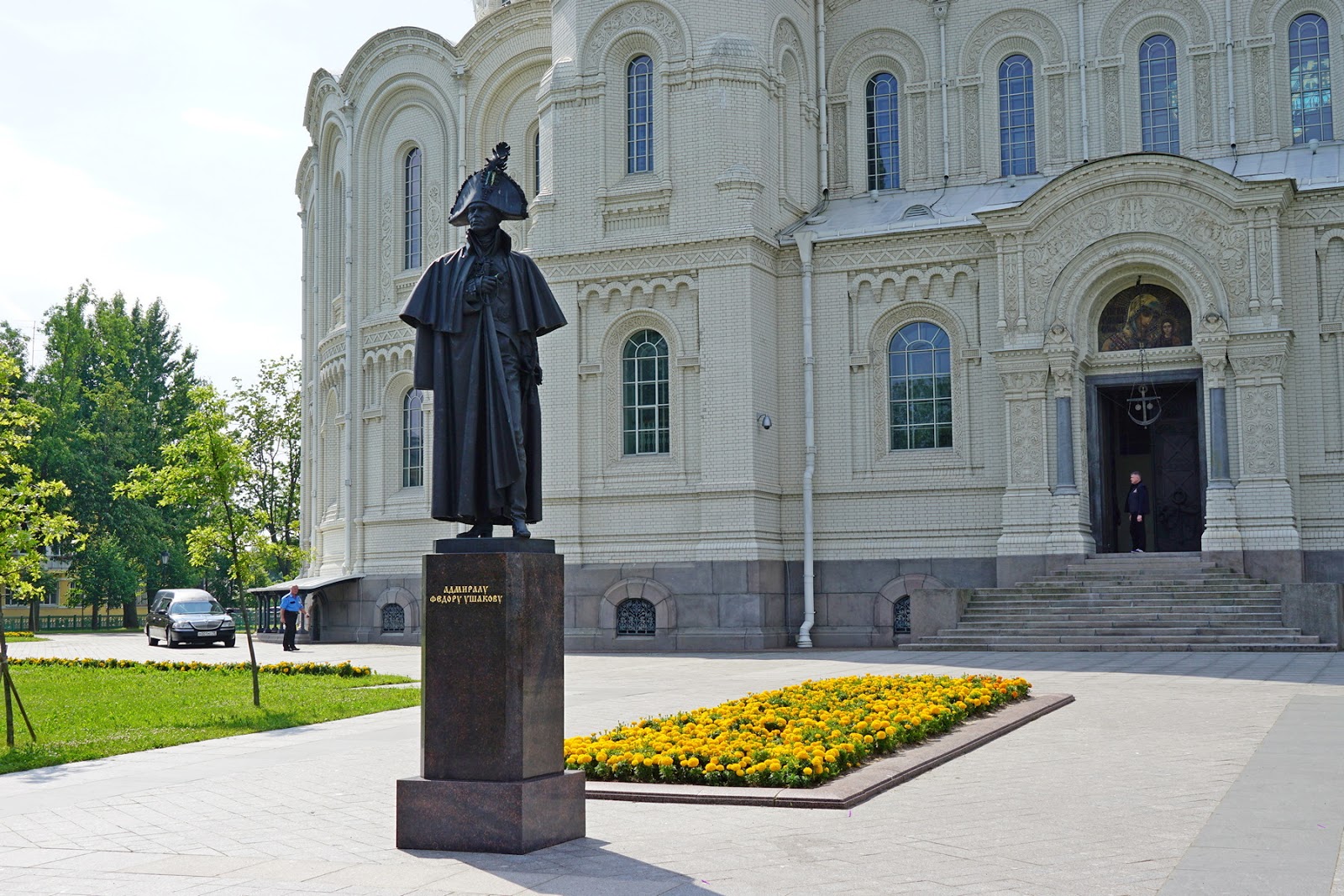 ф. памятник федору ушакову в кронштадте. памятник адмиралу ушакову фёдор федорович. памятник адмиралу федору ушакову в петербурге. памятник федору ушакову.