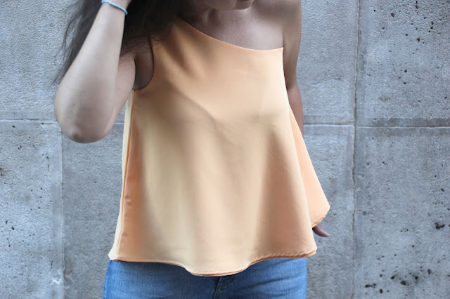 DIY Tutorial y patrones gratis blusa mujer capa circular asimétrica 