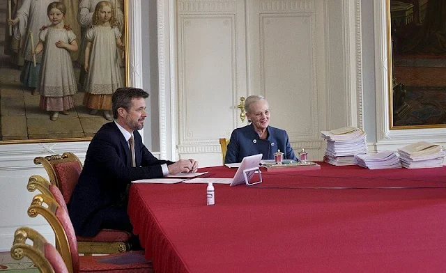 Queen Margrethe, accompanied by Crown Prince Frederik, led the meeting from Christiansborg Castle