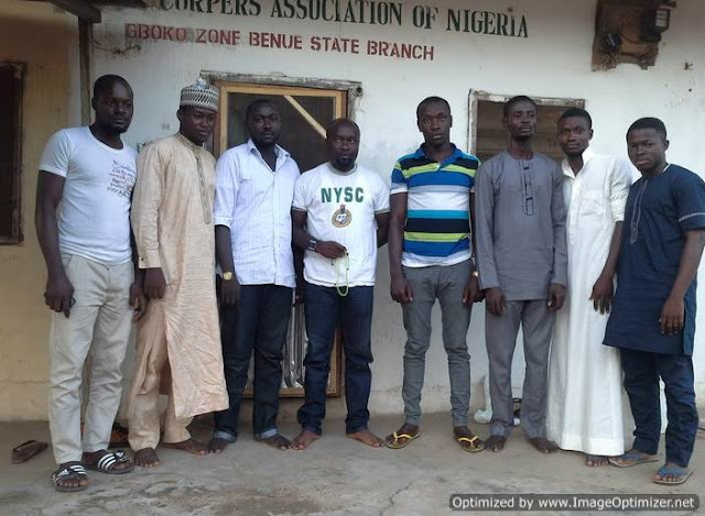 Man converts to Islam after promising to,if Buhari wins presidency. 1 3