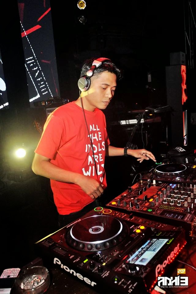 Definisi Tentang Disc Jockey management Dj night live organizer