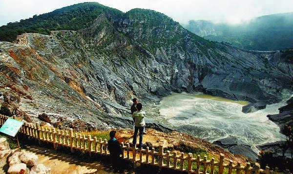 Foto Gunung Tangkuban Perahu