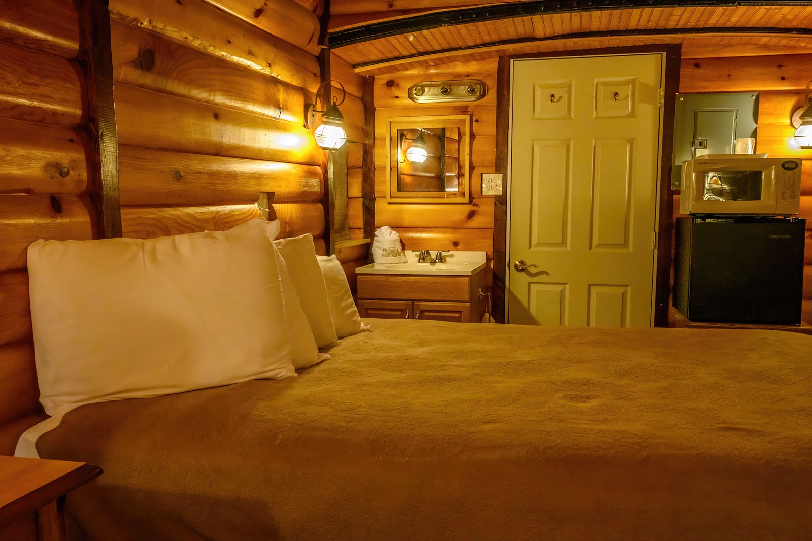 Bubba's Garage A Night at the Red Caboose Motel