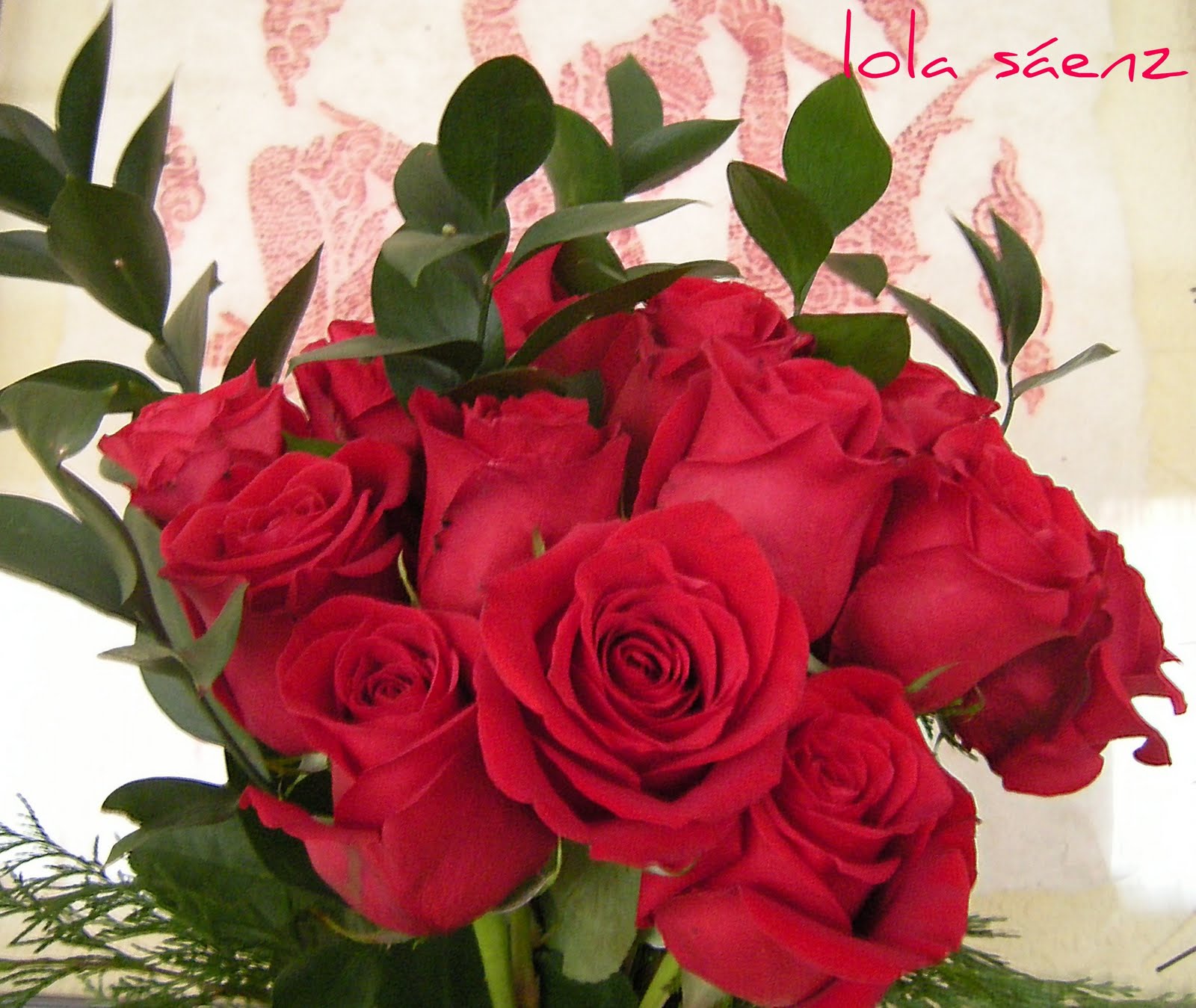 Ramo de rosas multicolor en jarrón Flores Naturales: Rosas