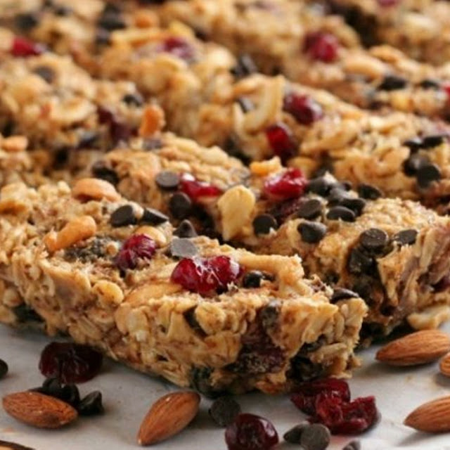PEANUT BUTTER CHOCOLATE TRAIL MIX GRANOLA BAR RECIPE PEANUT BUTTER CHOCOLATE TRAIL MIX GRANOLA BAR RECIPE
