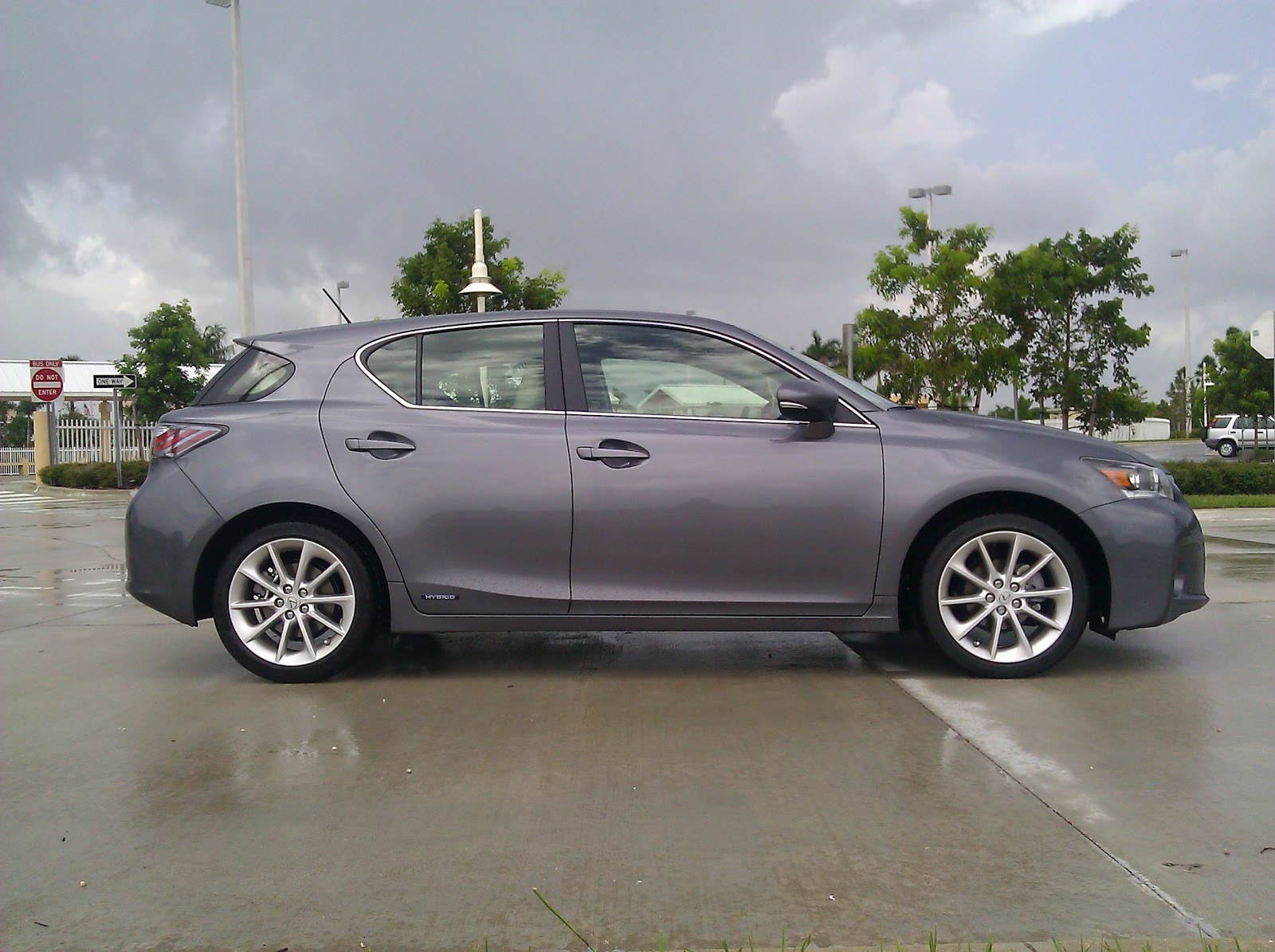 Test Drive: Review - 2012 Lexus CT200h