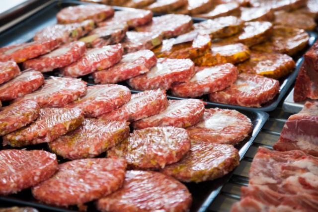 Carne artificial: la alternativa que hace temblar a los ganaderos y aún provoca recelo en consumido