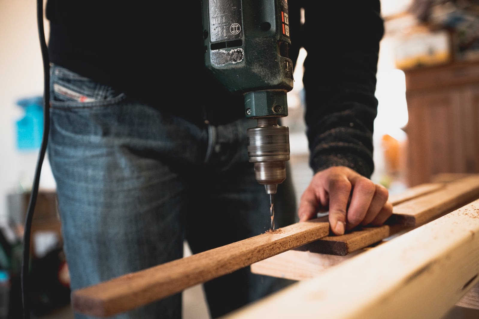 Planning to make woodworking a hobby? Here are a few tips for beginners