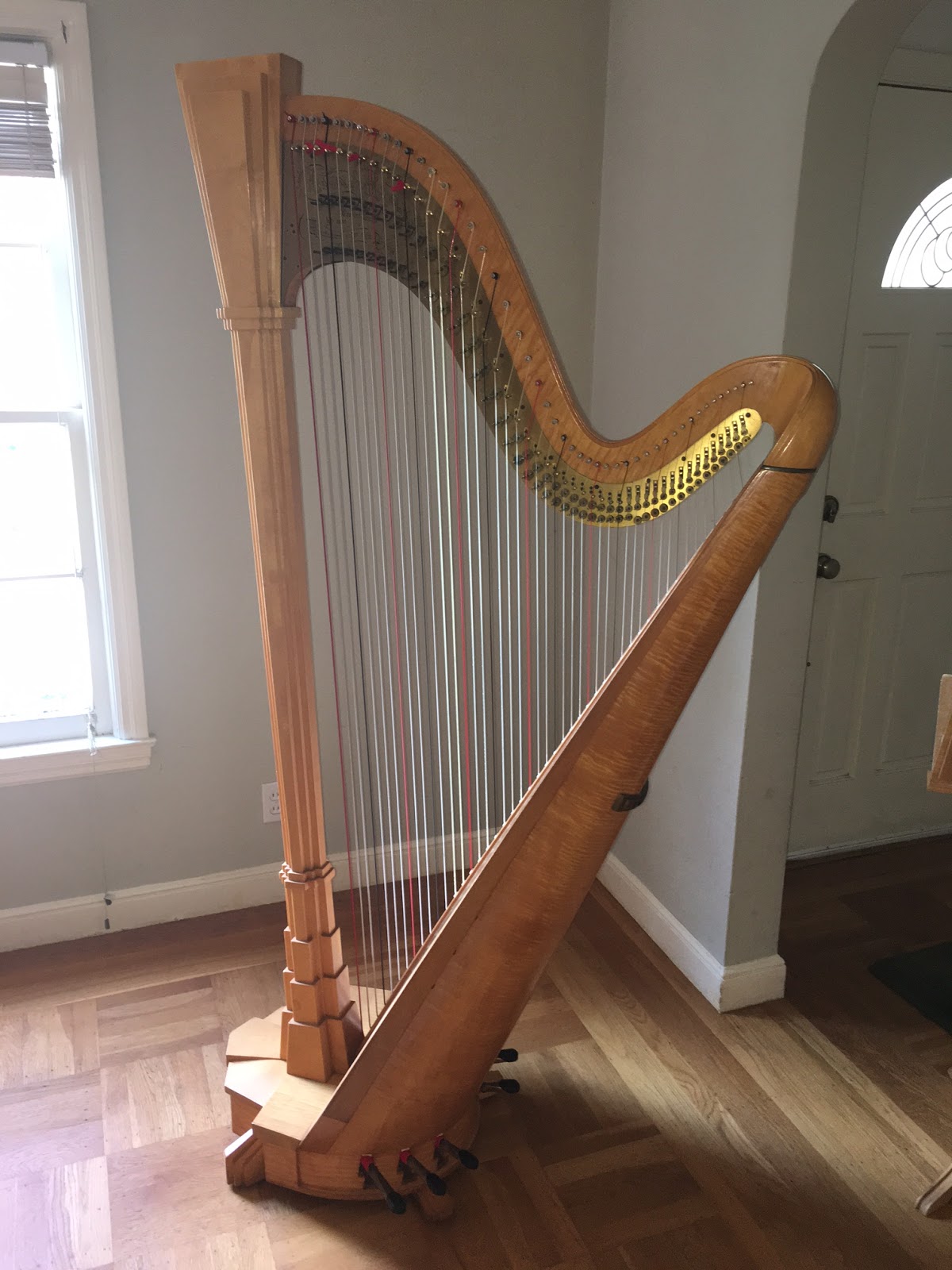HARP IN LA HARP INFO 2 LYON & HEALY SALZEDO 8691 (47) PEDAL HARP