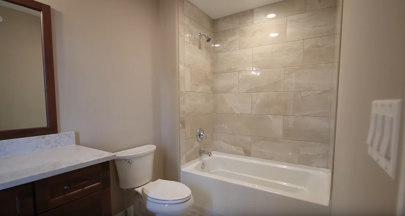 33 Interior Design Photos vs. Custom Home By KLM Builders Tour