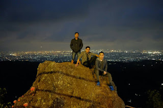 Lokasi Watu Ngadek, Spot Menikmati kota Jogja dari Ketinggian Lokasi Watu Ngadek, Spot Menikmati kota Jogja dari Ketinggian