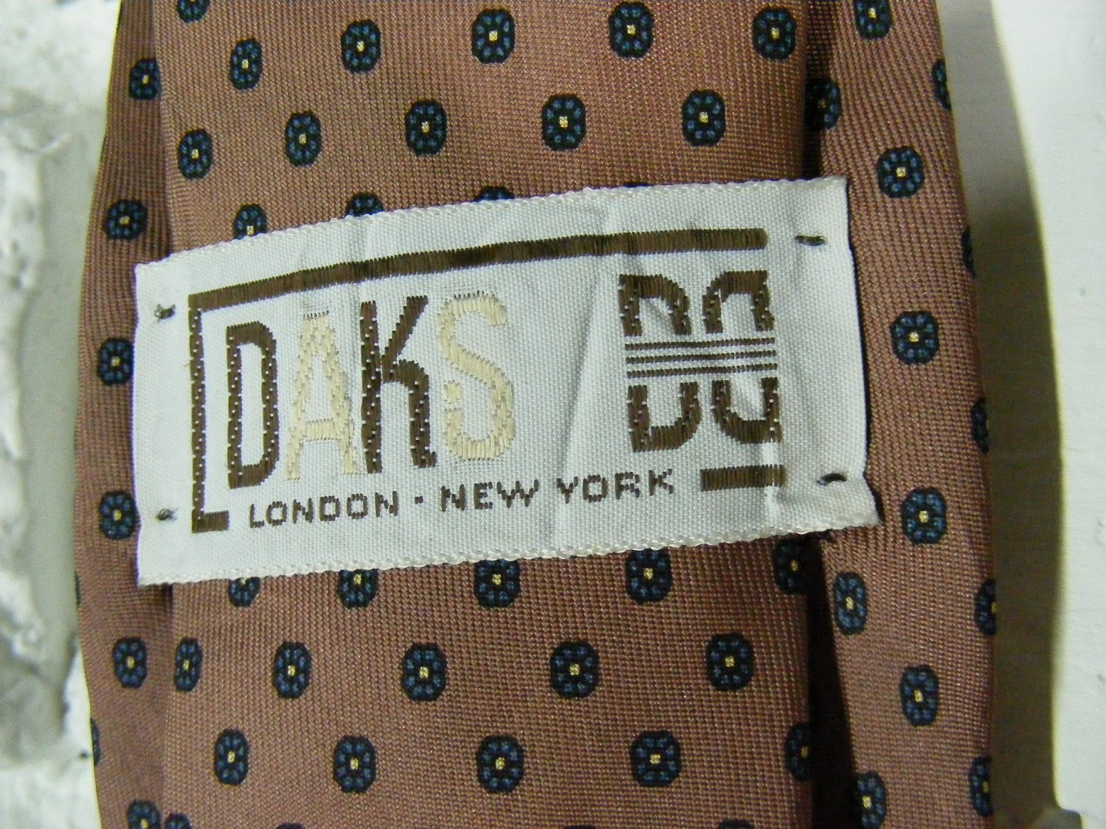 daks necktie