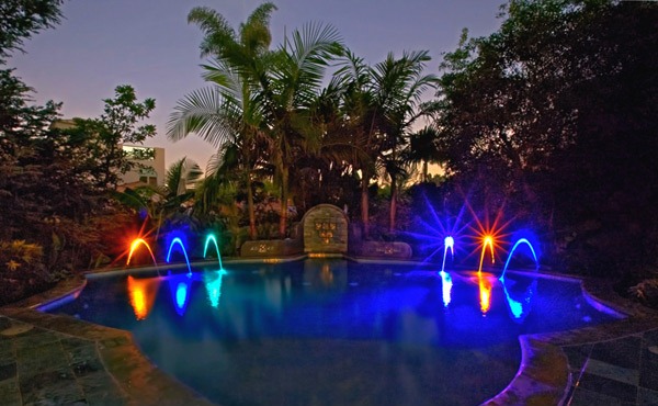 Tips Merancang Lampu Kolam Renang - Rancangan Desain Rumah ...