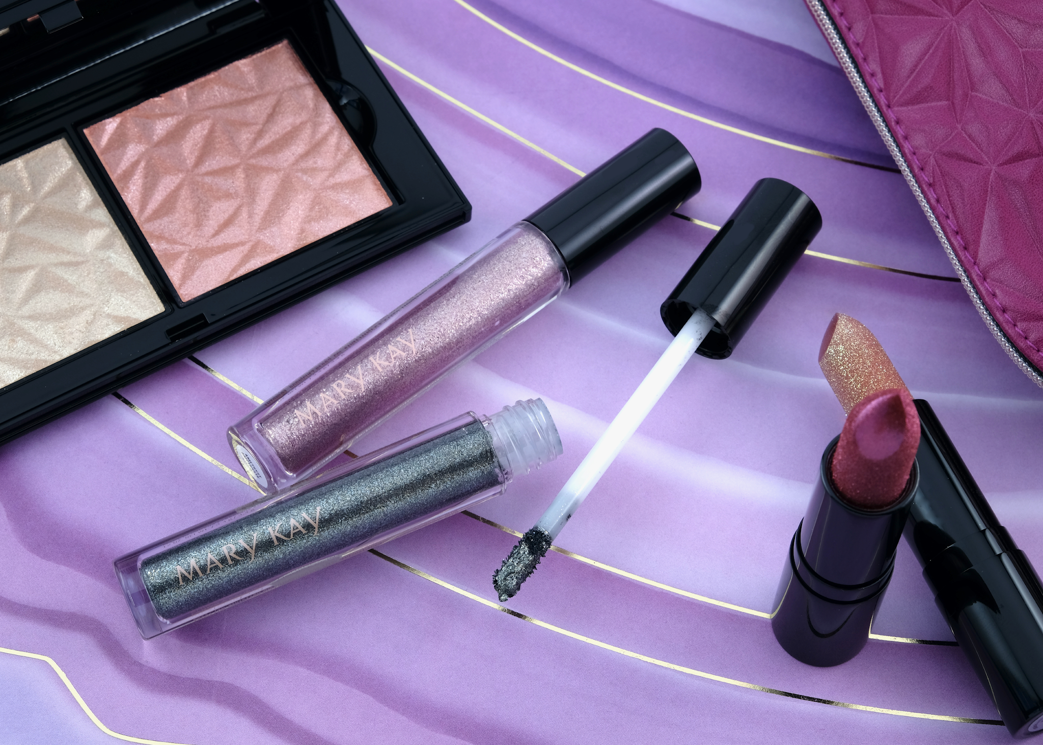 Mary Kay Fall 2021 | Shimmer Liquid Eyeshadow in "Amethyst" & Graphite": Review and Swatches