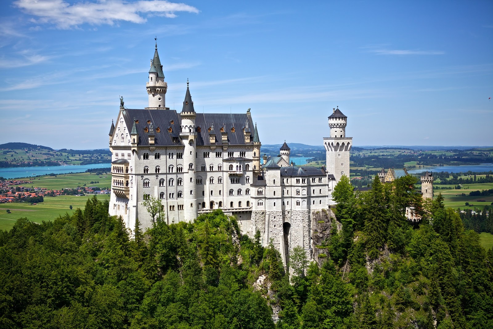 10 Most Famous Castles In The World Blogratify