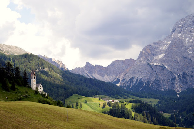 chiesetta santa barbara la val alta badia