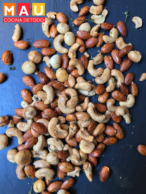 mau cocina de todo nueces tostadas con tomillo almendra horneadas nuez de la india macadamia sal de mar