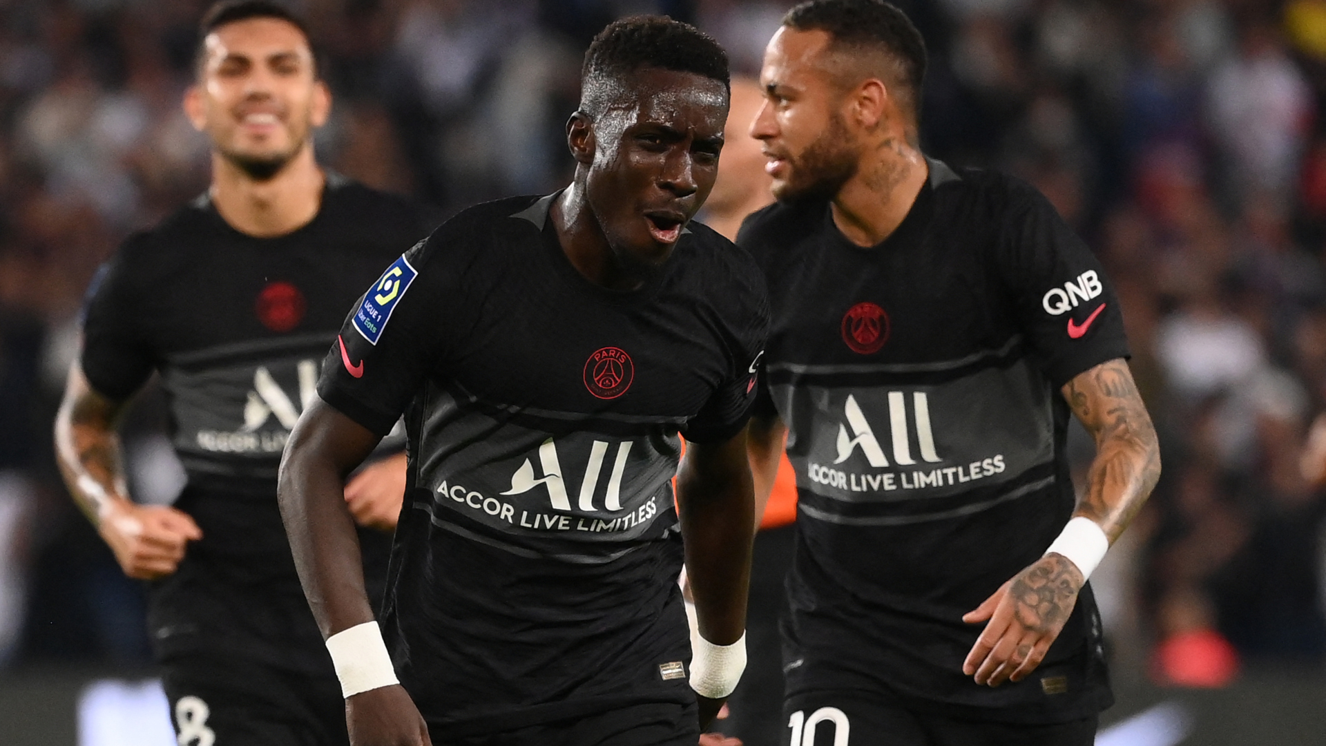Video El Golazo De Idrissa Gueye Para Poner El 1 0 En El Psg Vs Montpellier