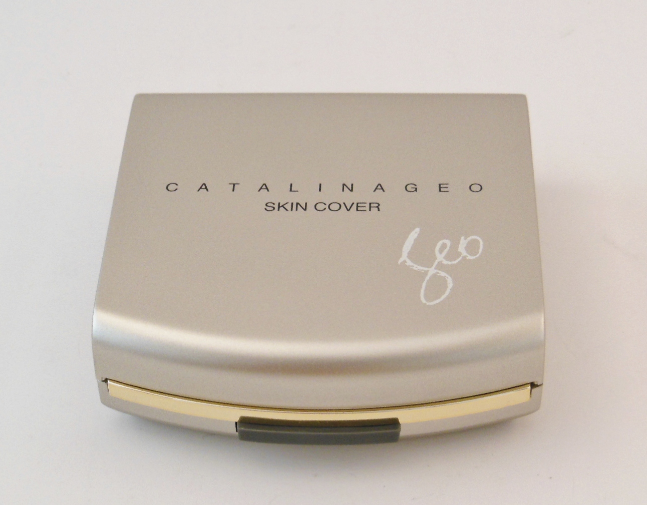 Product Review: Catalina Geo Skin Cover | The Beauty & Lifestyle Hunter