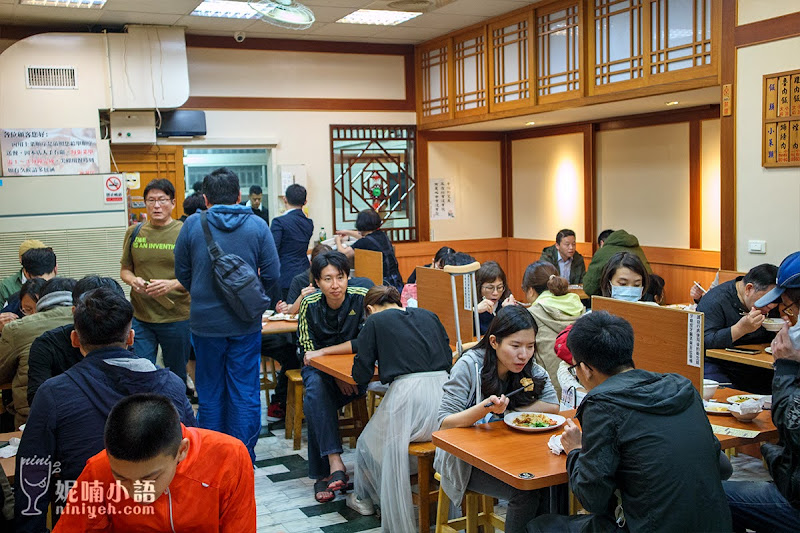 【晴光商圈美食】黃記魯肉飯。市場扛霸子排隊小吃 【晴光商圈美食】黃記魯肉飯。市場扛霸子排隊小吃