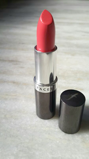 Faces Glam on Lipstick in Enamour Review, Pictures and Swatches