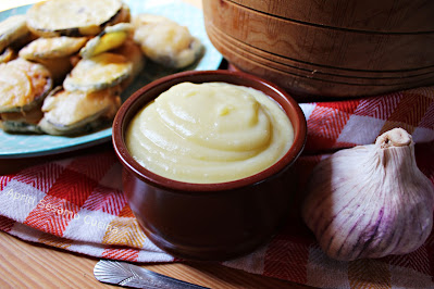 Skordalia, la ricetta tradizionale dell'agliata greca