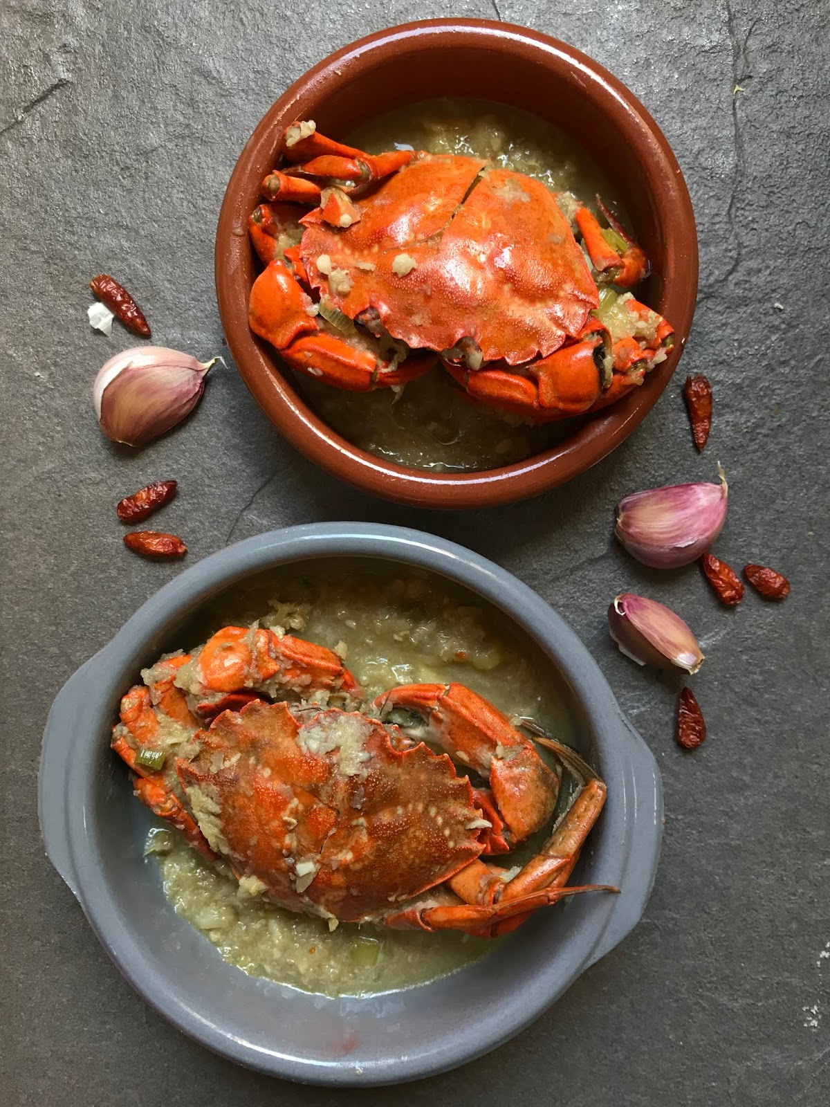 Cangrejos salteados al ajillo. Cocinas del Mundo