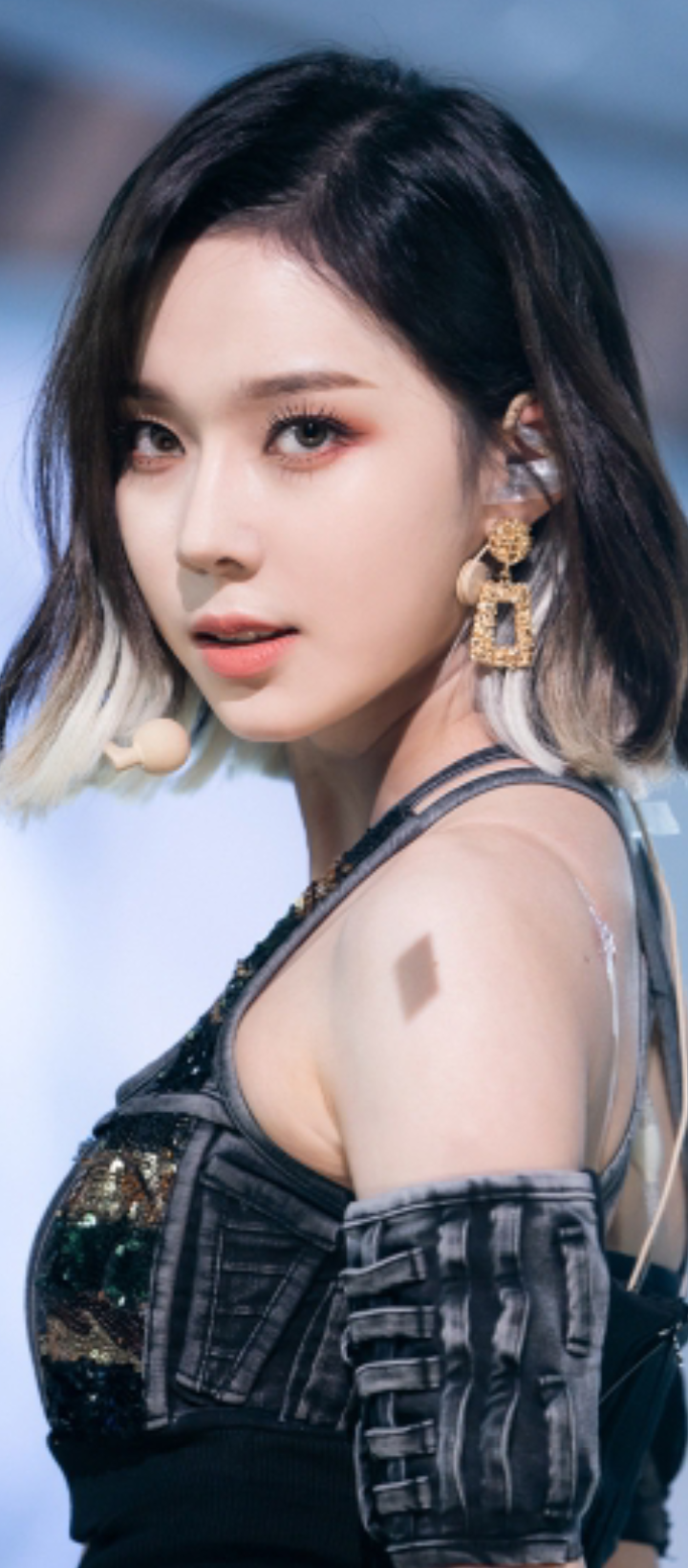 Winter (윈터) | Lead Vocalist, Lead Dancer, Visual - KPOPLOCKS818