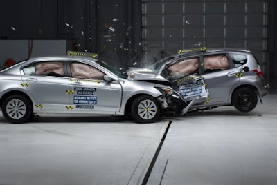 Smart car vs bmw crash test
