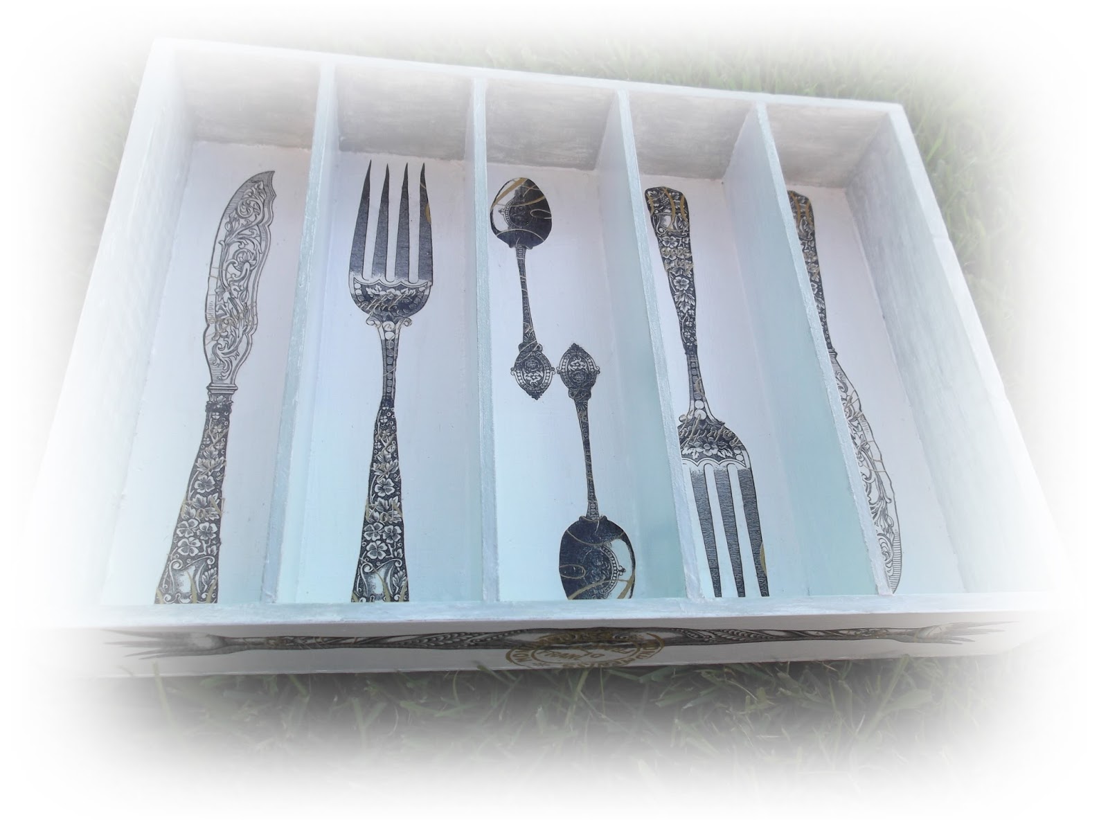 El Refugio de Lirtea: CAJA PARA CUBIERTOS Y PREMIO